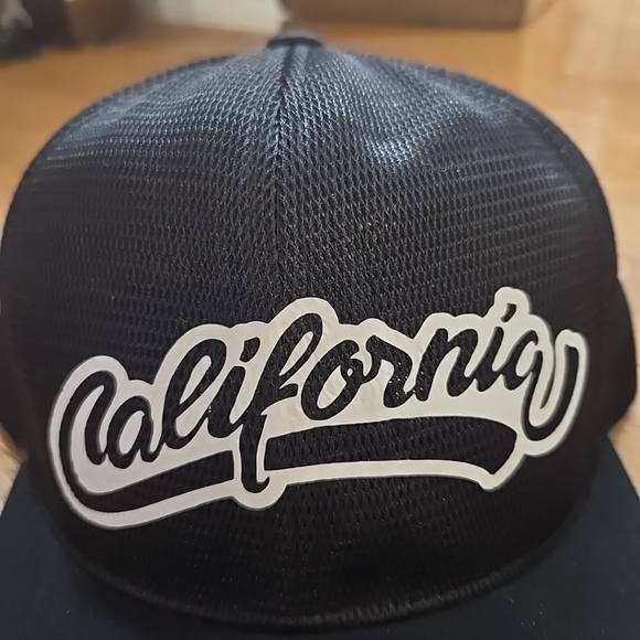 NWOT "California" Baseball Cap - Picture 2 of 8